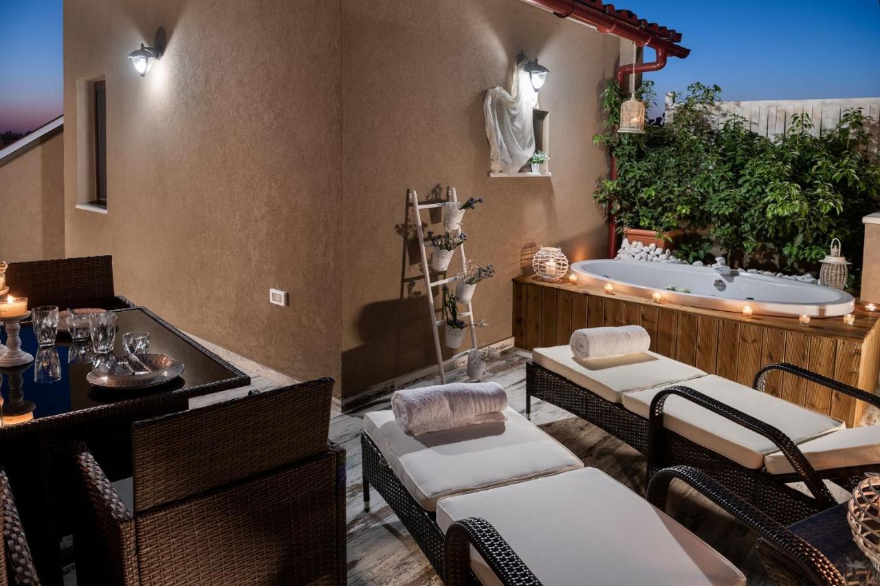 Castello Luxury Residence With Private Jacuzzi Chrissi Akti Chania Exterior foto